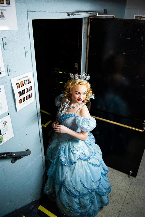 Mastering Glinda's Sultry Look for Every Occasion
